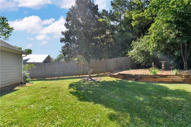 Building Photo - 127 Lauren Ln