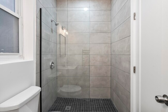 Building Photo - 45 66th St