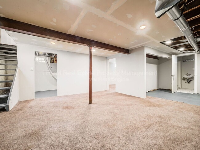 Building Photo - 1621 Sullivant Ave