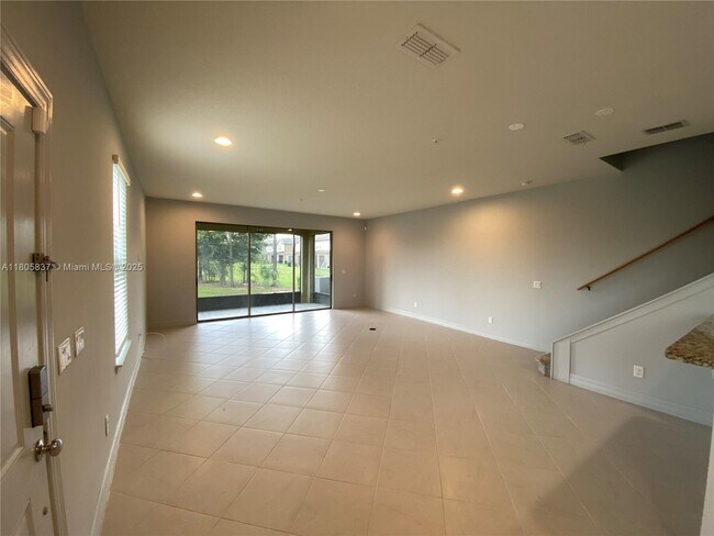 Building Photo - 3028 Alessa Loop