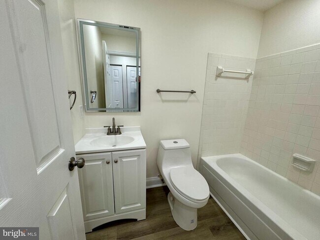 Building Photo - 1142 Windemere Ct