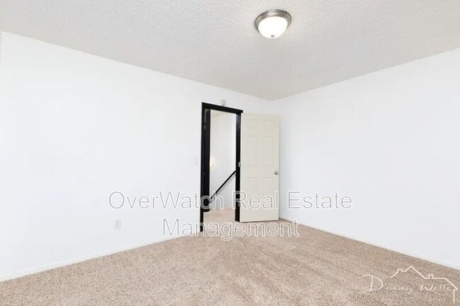 Building Photo - 627 N Klevin St