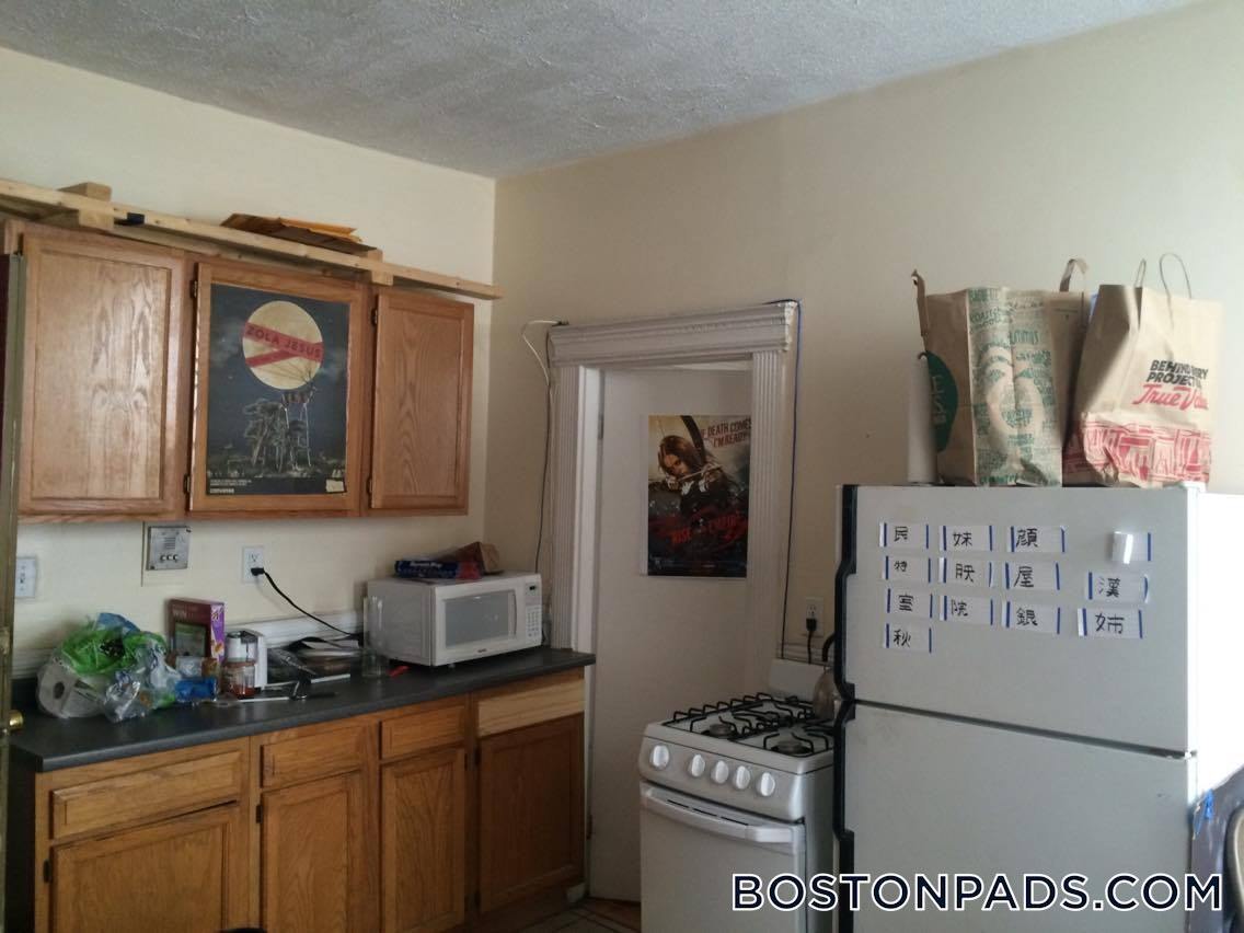 Building Photo - 447 Park Dr