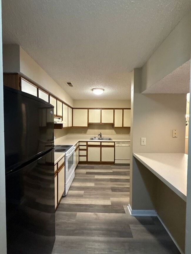 Building Photo - T.R. Lawing Realty Property