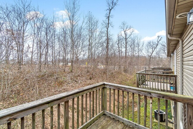 Building Photo - 1719 Thistlewood Dr