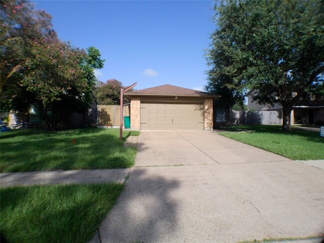 Building Photo - 4422 Haiti Ln