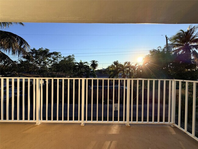 Building Photo - 600 S Luna Ct