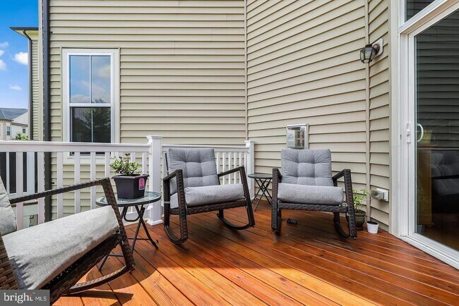 Building Photo - 9834 Garden Ranges