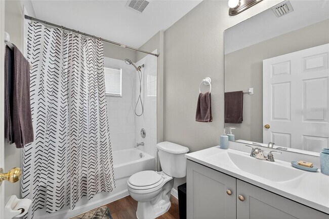 Building Photo - 11812 Lynmoor Dr