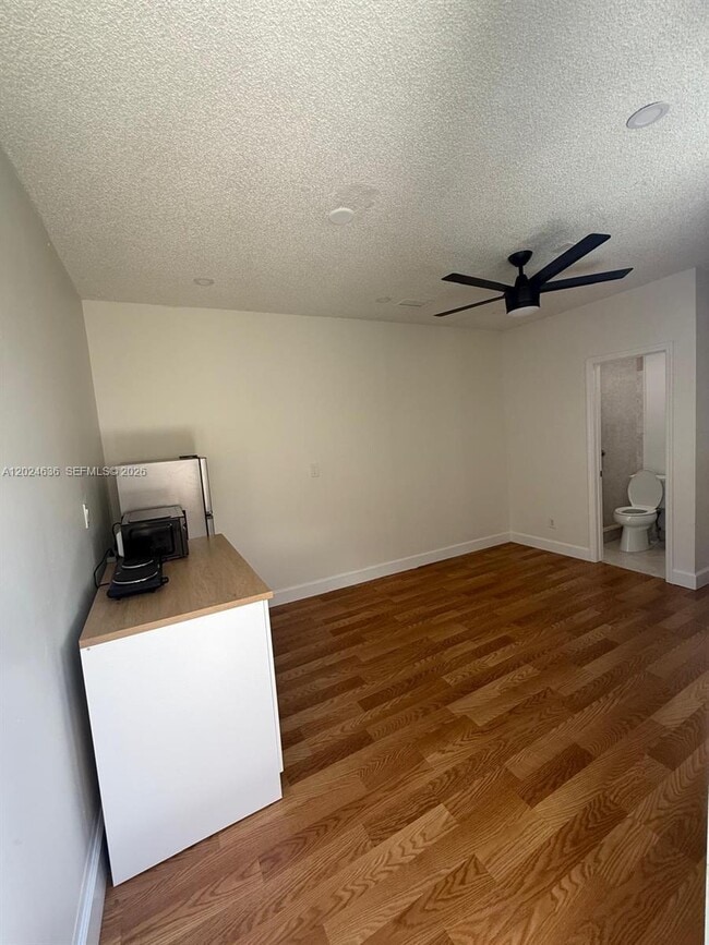Building Photo - 531 SW 89th Ct