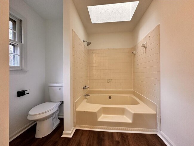 Building Photo - 1202 Grayland Dr