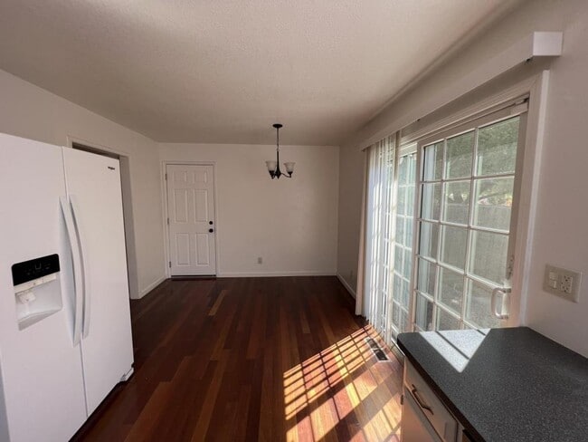 Building Photo - 317 Curie Dr