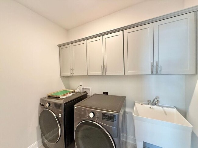 Building Photo - 6117 Balance Ct