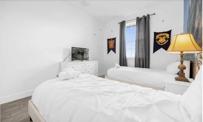 Building Photo - 450 Captiva Dr