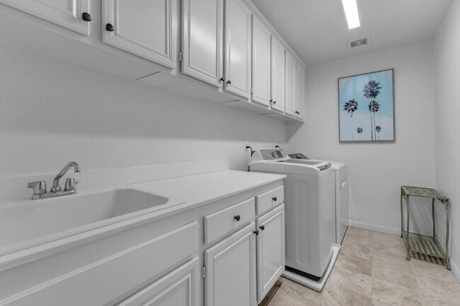 Building Photo - 84440 Quartino Pl