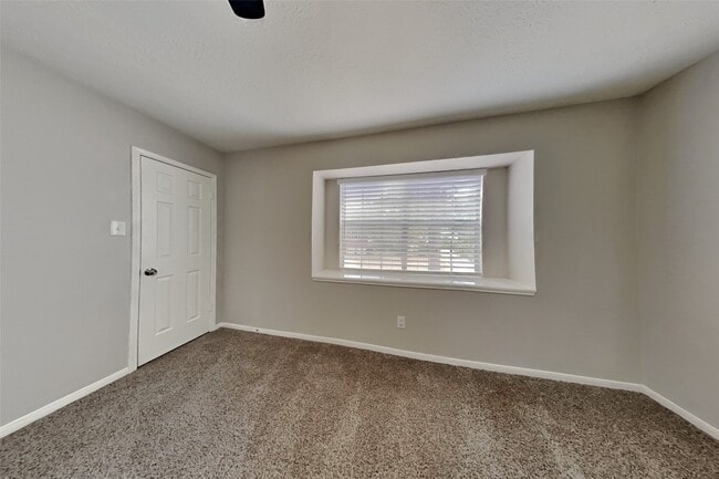 Building Photo - 16319 Cypress Trace Dr