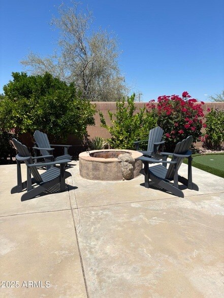 Building Photo - 41520 N River Bend Ct