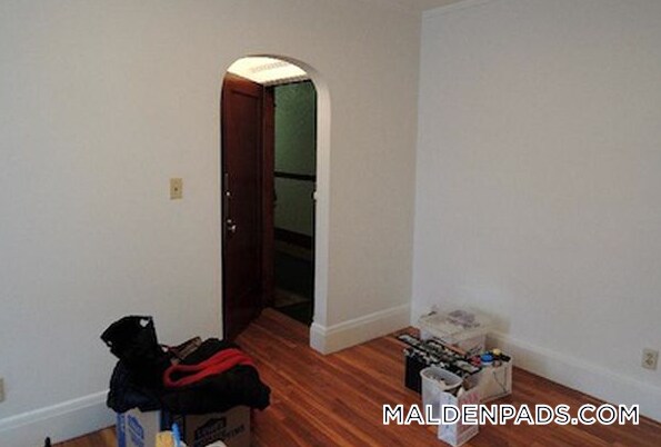 Building Photo - 349 Pleasant St