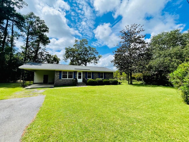 Building Photo - Updated and adorable rancher home in Old C...