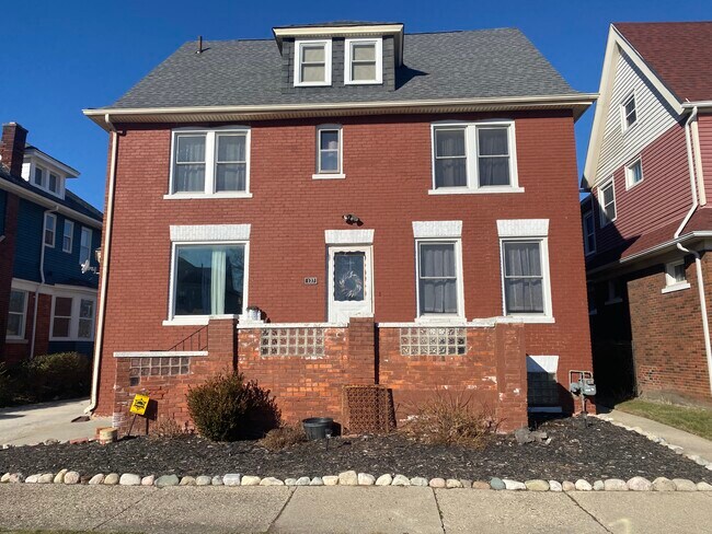Primary Photo - 137 Trowbridge St