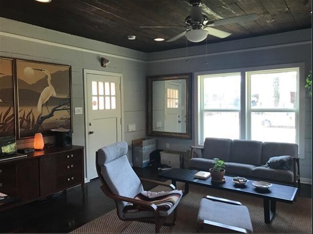 Building Photo - 5113 Lindsay St