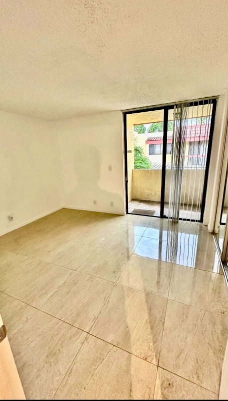 Building Photo - 747 SE 1st Way