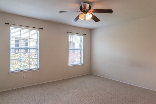 Building Photo - 4074 Kyndra Cir