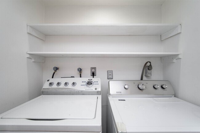Building Photo - 6311 Riverview Way