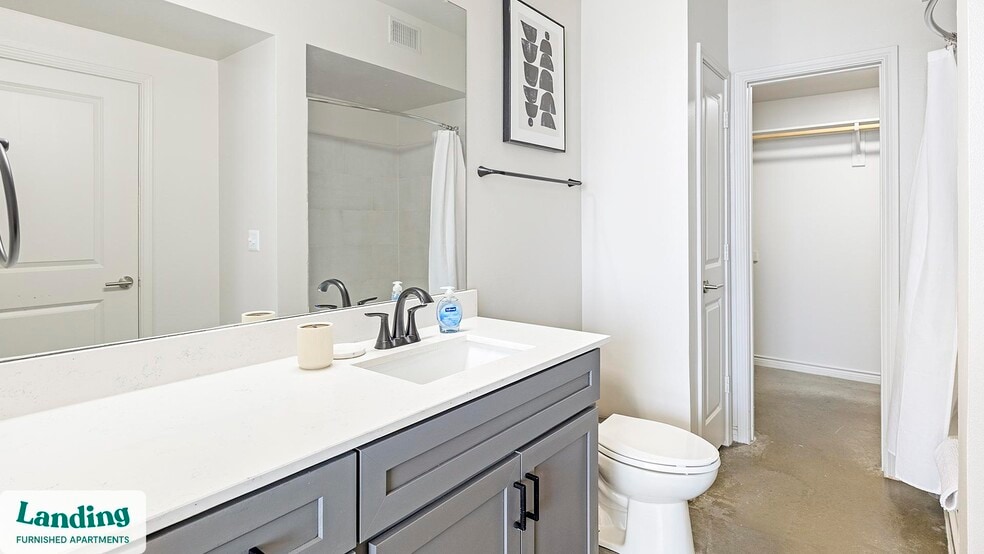 Building Photo - 750 Fort Worth Ave