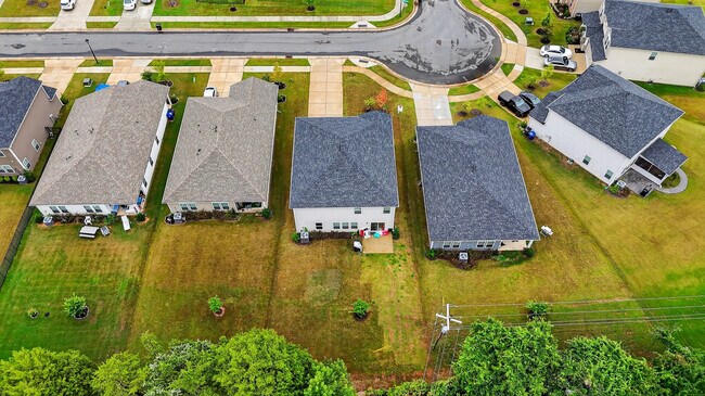 Building Photo - 103 Bird Dog Dr
