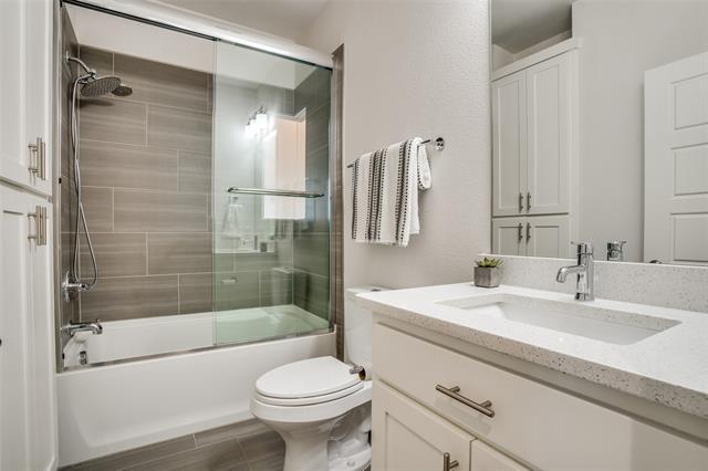 Building Photo - 2452 Thatcher Dr