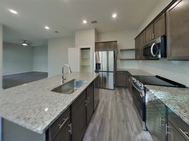 Building Photo - 4930 San Fabiano Ct