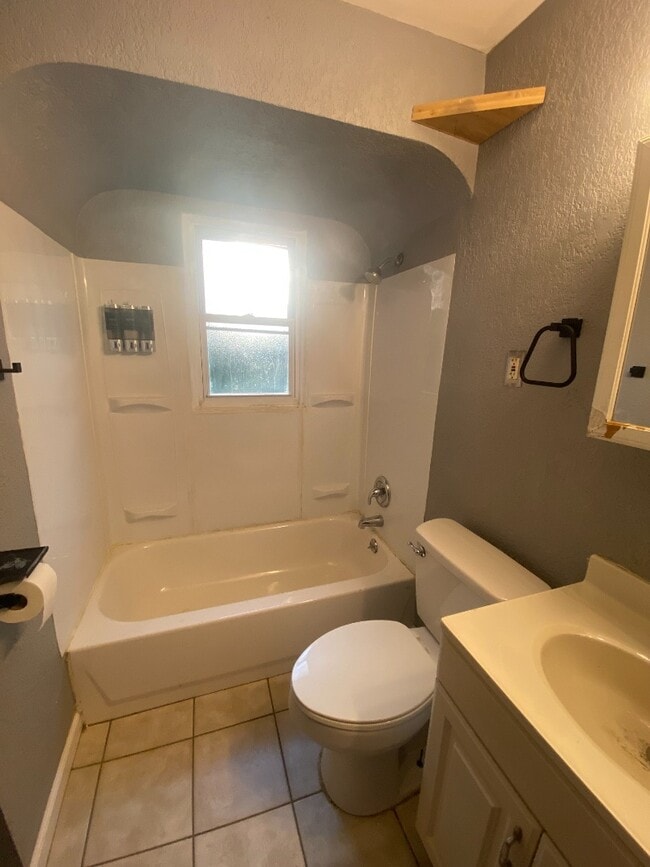 Building Photo - 9869 Dennis Dr