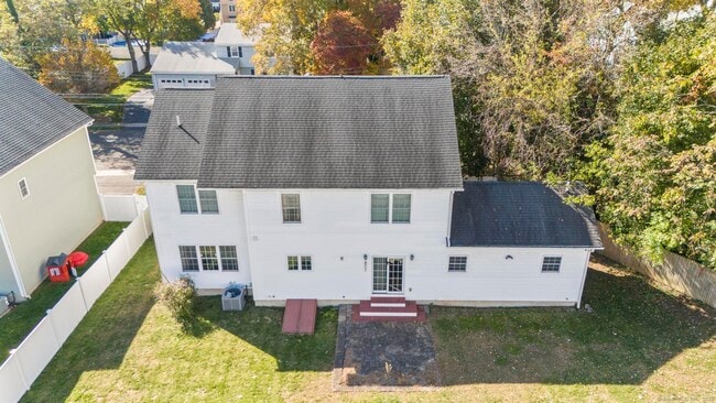 Building Photo - 240 Highland Ave