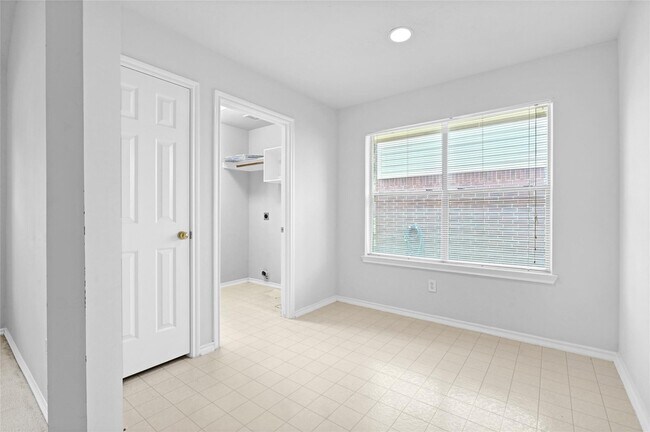 Building Photo - 22703 Holly Lake Dr