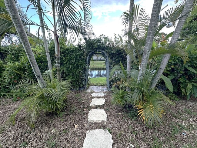 Building Photo - 3BR/ 3BA Pool Home   *Near Burns Rd Aquatic Center & Park * No HOA * 12+ Month Lease Options Avai...