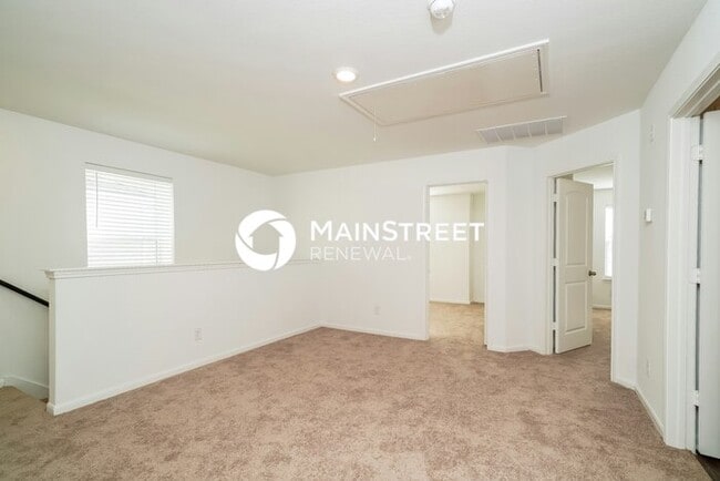 Building Photo - 4 Bedroom Pet-Friendly Home in New Braunfels, TX with Main Street Renewal