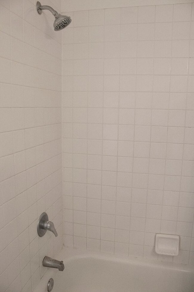 Building Photo - 3 bedroom 2.5 bathroom two-story rental in...