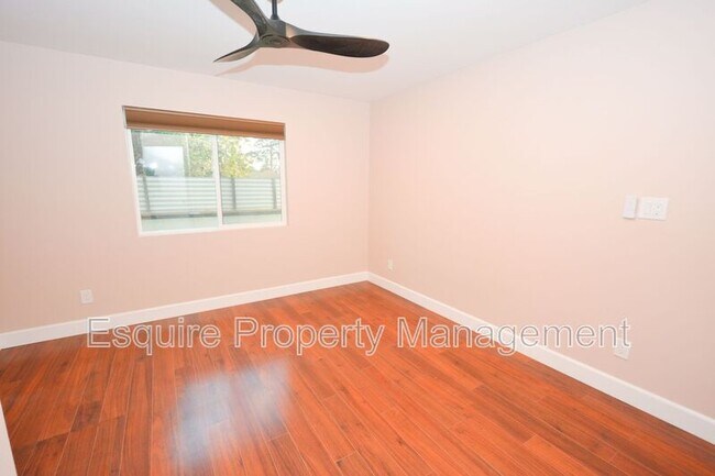 Building Photo - 938 Douglas Ave