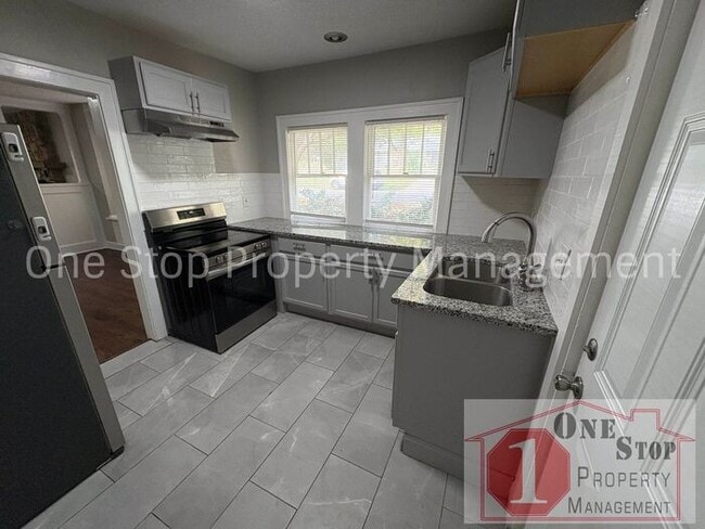 Building Photo - Charming 4-Bed, 2-Bath Home with Beautiful...