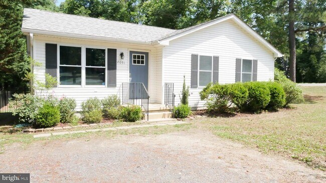 Building Photo - 2051 Collins Ct