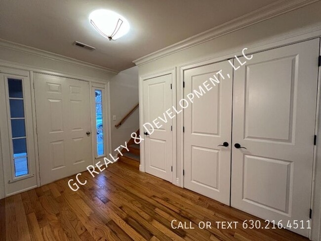 Building Photo - 925 Indian Boundary Dr