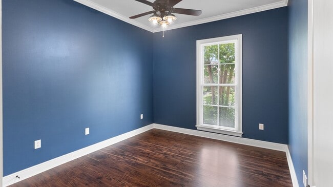 Building Photo - 3 Bedroom Home in U Club | Community Pool | Fenced Patio