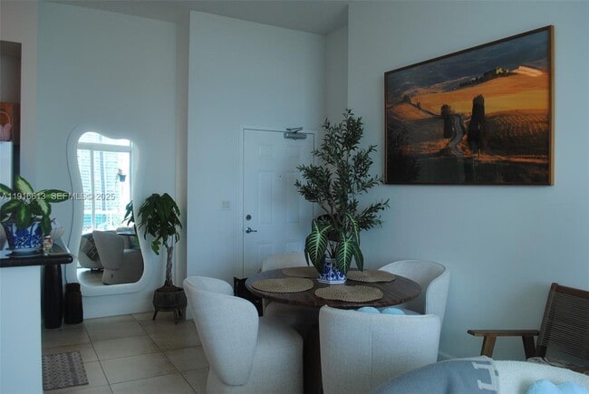 Building Photo - 1723 SW 2nd Ave