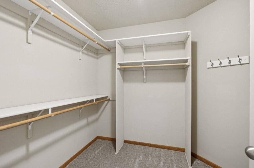 Building Photo - 8743 Remi Dr