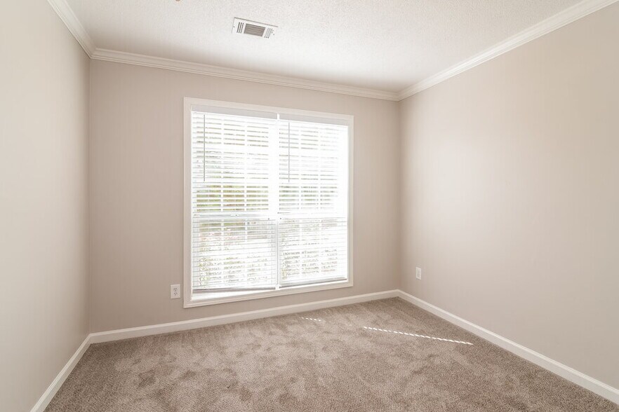 Building Photo - 422 Shoal Cir