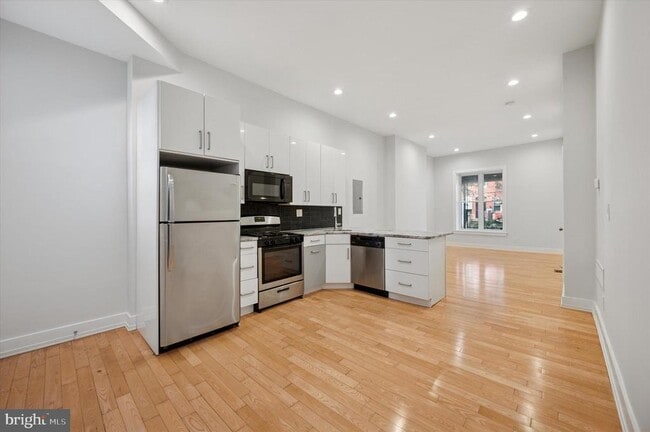 Building Photo - 629 N 32nd St