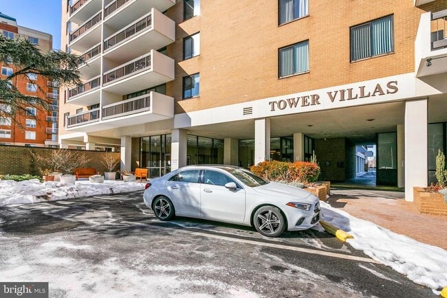 Building Photo - 3800 Fairfax Dr