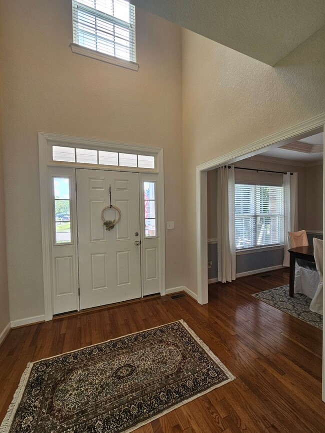 Building Photo - GRASSFIELD - Lauren's Cove