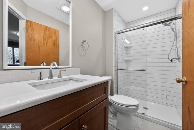 Building Photo - 21 Foxtail Ct